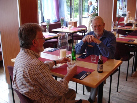 Allan Bell (left) and Colin Sydenham at the PCCC meeting at Wageningen in 2006.